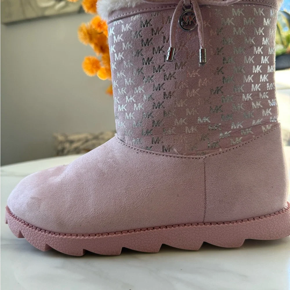 Michael Kors Light Pink Fur-Lined Boots - Picture 3 of 12